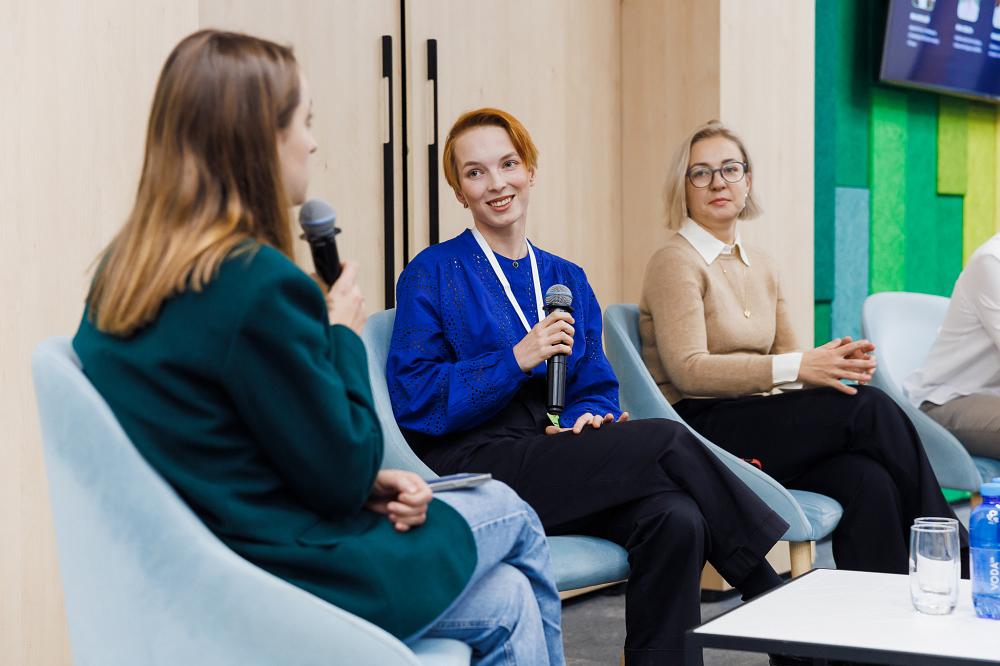 Marathon and Media Literacy Clubs  photo